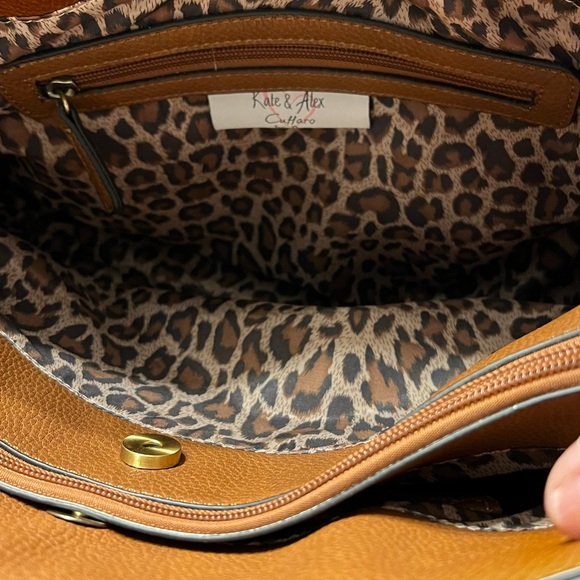 Tan Purse - Picture 7 of 8